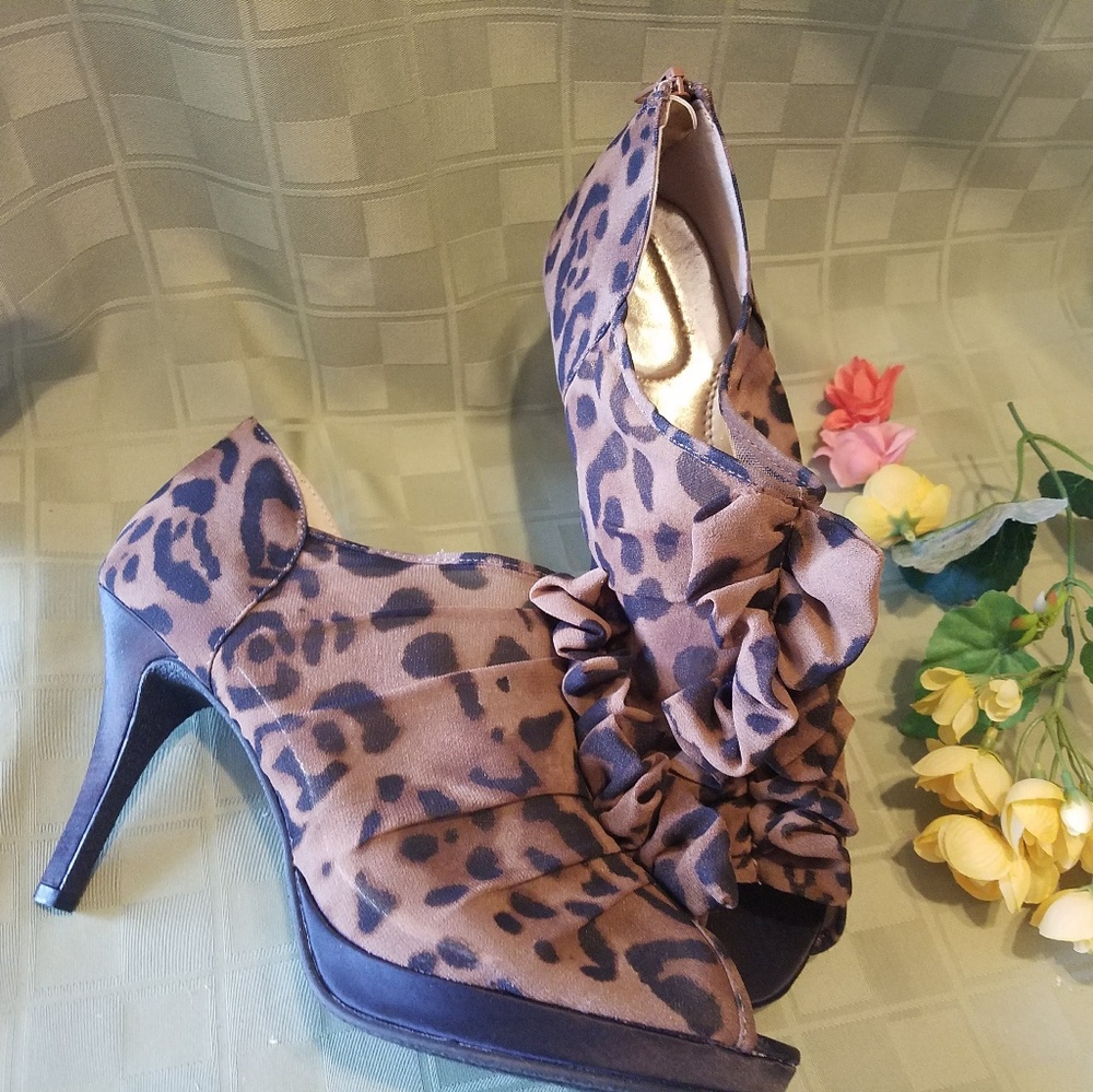 Leopard print heels
